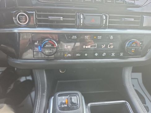 Used 2023 Nissan Pathfinder Platinum AWD/4WD image 13