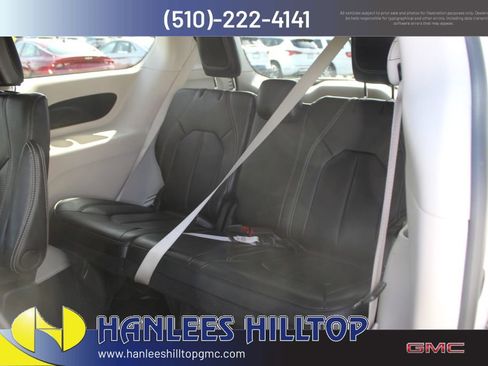 Used 2024 Chrysler Pacifica Touring-L FWD image 17