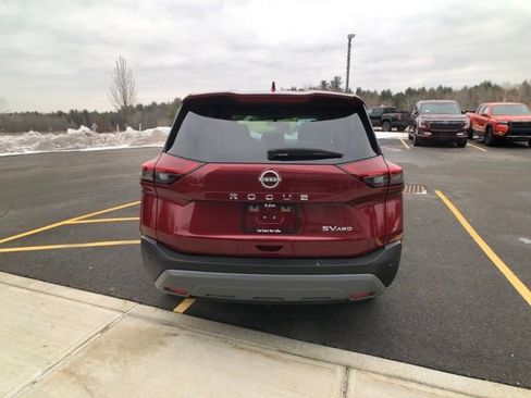 Used 2023 Nissan Rogue SV image 5