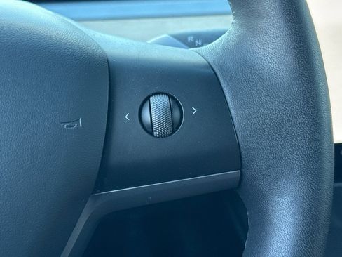 Used 2023 Tesla Model 3 Standard Range image 35
