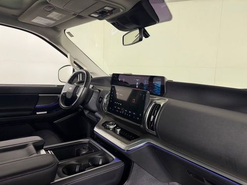 Used 2025 Ford Expedition Max Platinum AWD/4WD image 33