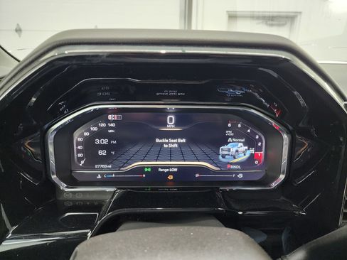 Used 2024 GMC Sierra 2500 SLE w/ SLE Value Package; image 10