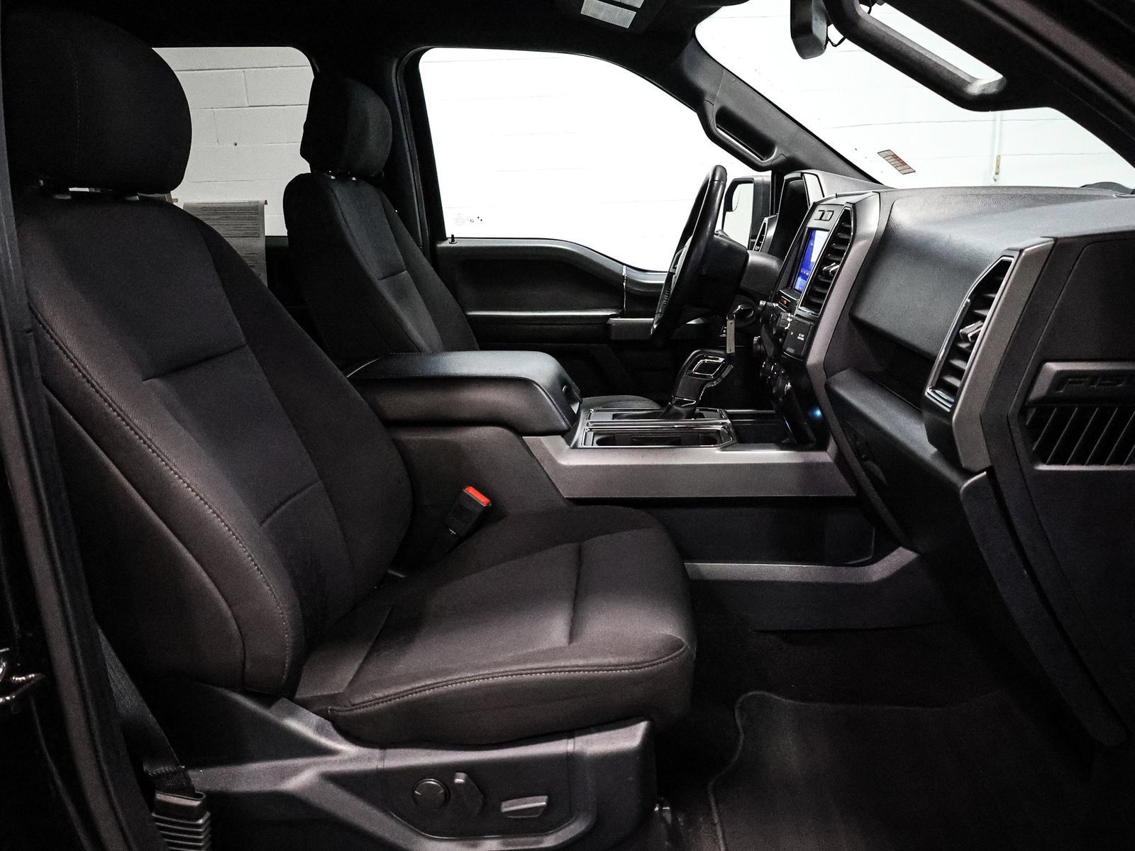 Used 2020 Ford F150 XLT w/ Equipment Group 302A Luxury AWD/4WD image 24