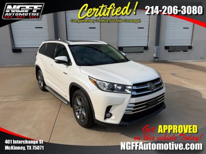 Used 2017 Toyota Highlander Limited Platinum