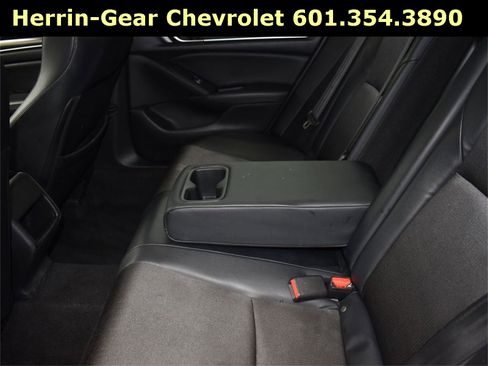 Used 2018 Honda Accord Sport image 10