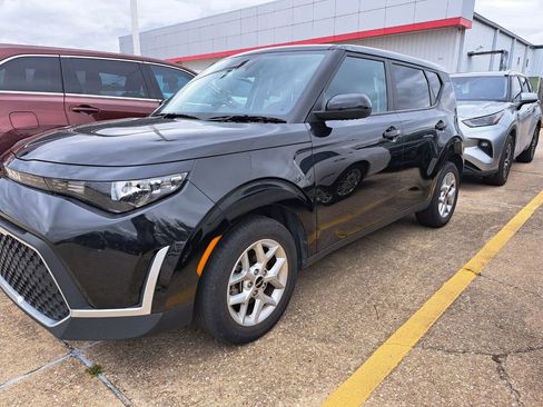 Used 2025 Kia Soul LX w/ LX Technology Package image 1