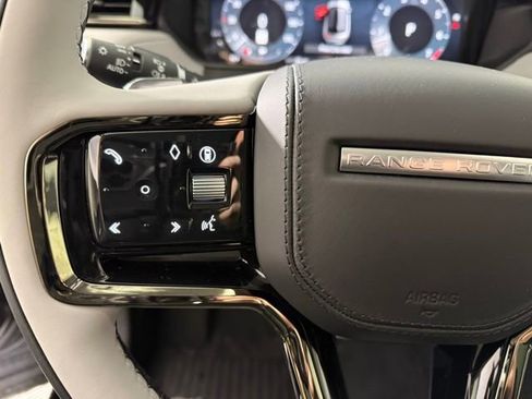 Certified 2025 Land Rover Range Rover Velar Dynamic SE image 16