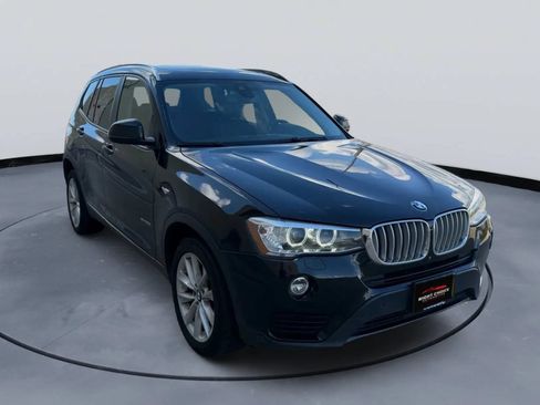 Used 2017 BMW X3 sDrive28i RWD image 3
