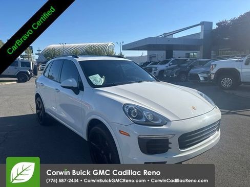 Used 2017 Porsche Cayenne S AWD/4WD image 3