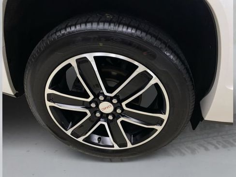 Used 2017 GMC Acadia Denali w/ Technology Package AWD/4WD image 18
