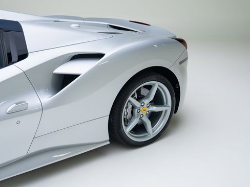 Used 2017 Ferrari 488 Spider RWD image 15