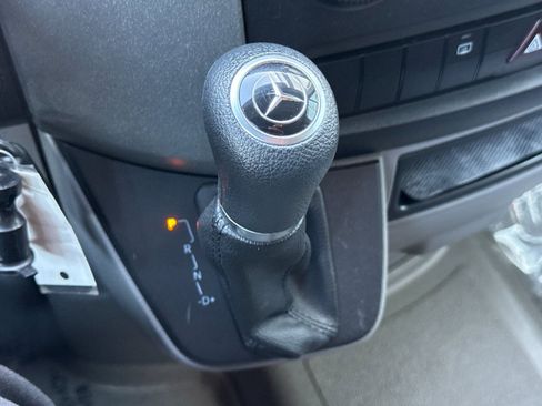 Used 2016 Mercedes-Benz Sprinter 2500 image 21