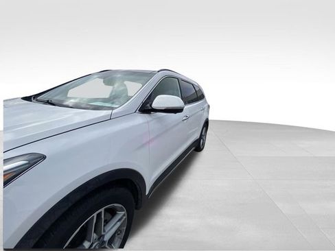 Used 2017 Hyundai Santa Fe Limited image 2