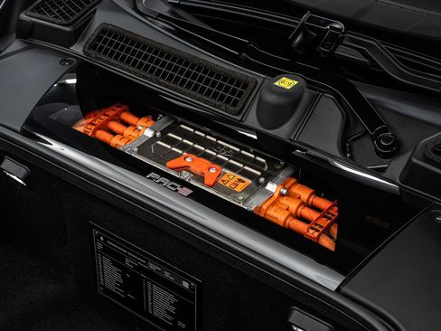 Used 2023 Ferrari SF90 Spider image 14