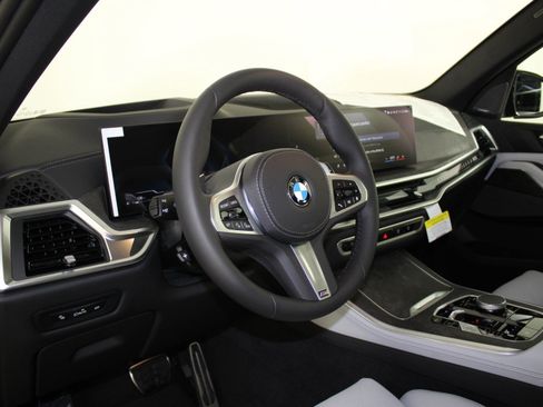 New 2026 BMW X5 sDrive40i w/ M Sport Package image 4