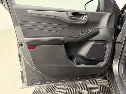 Used 2025 Ford Escape Active FWD image 12