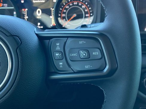 Used 2025 Jeep Wrangler Unlimited Rubicon image 17