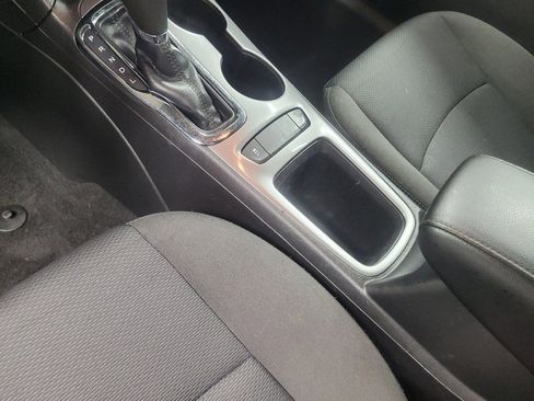 Used 2018 Chevrolet Cruze LT w/ Convenience Package FWD image 26