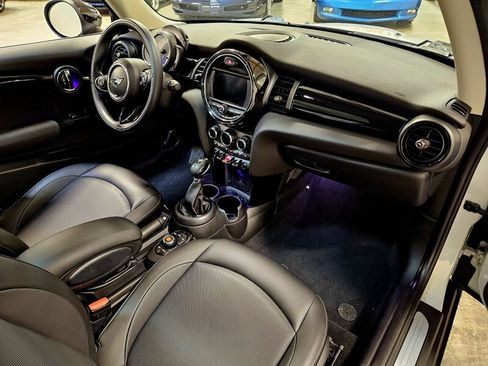 Used 2019 MINI Cooper 2-Door Hardtop FWD image 2