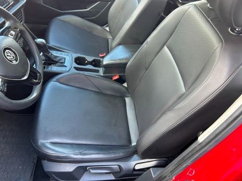 Used 2020 Volkswagen Jetta SE image 9