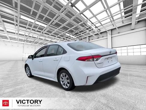 Used 2024 Toyota Corolla LE FWD image 4