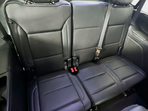 Used 2023 GMC Yukon Denali AWD/4WD image 29