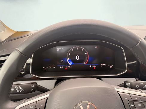 Used 2025 Volkswagen Jetta SE FWD image 10