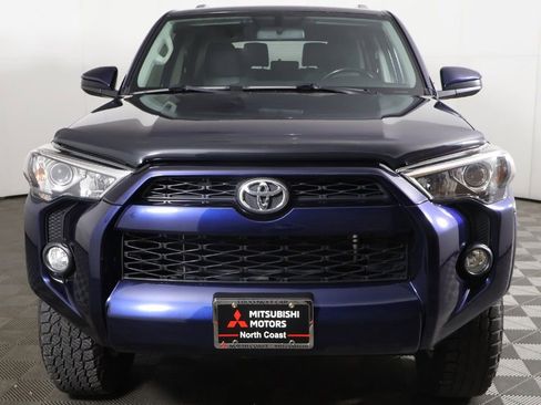 Used 2018 Toyota 4Runner SR5 AWD/4WD image 8