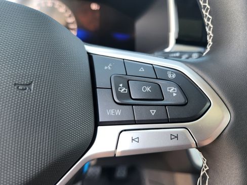 New 2025 Volkswagen Taos SE image 16