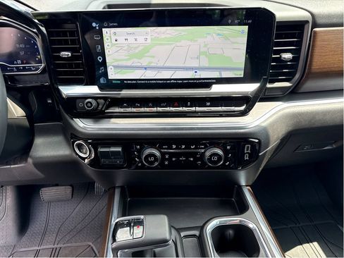 Used 2024 Chevrolet Silverado 1500 High Country AWD/4WD image 19