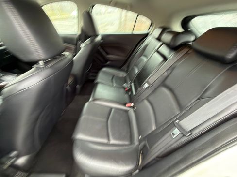 Used 2018 MAZDA MAZDA3 Grand Touring FWD image 25