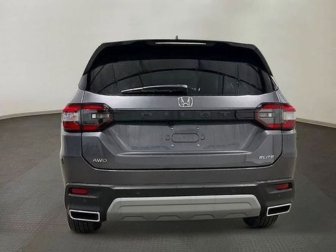 Used 2023 Honda Pilot Elite image 7