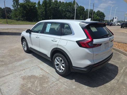 Used 2023 Honda CR-V LX image 3
