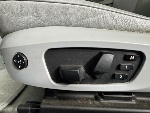 Used 2009 BMW 135i Convertible image 38