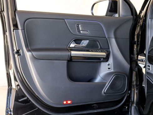 Used 2025 Mercedes-Benz GLA 250 image 12