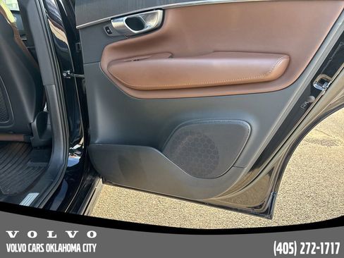 Used 2023 Volvo XC90 B6 Ultimate w/ Protection Package Premier image 20