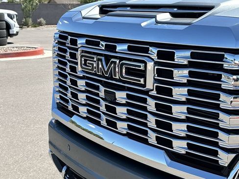 Used 2024 GMC Sierra 3500 Denali w/ Technology Package AWD/4WD image 30