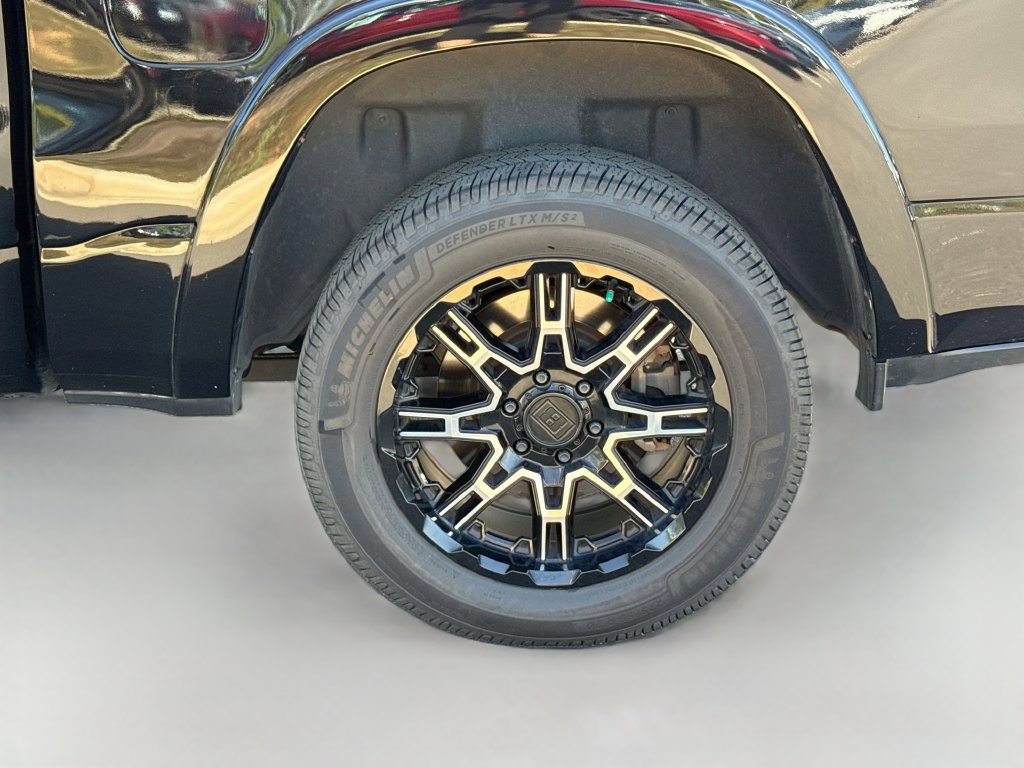 Used 2020 RAM 1500 Laramie AWD/4WD image 23