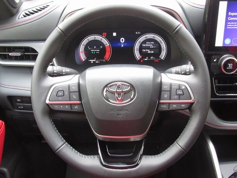 New 2025 Toyota Highlander XSE image 26