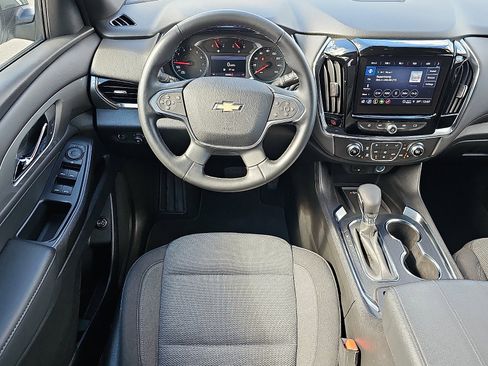 Used 2023 Chevrolet Traverse LT w/ Rear Camera Mirror Package image 14