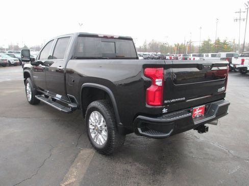 Used 2022 Chevrolet Silverado 2500 High Country w/ Technology Package image 7