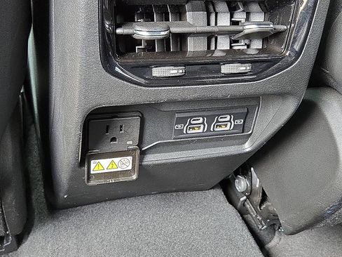 Used 2025 Jeep Grand Cherokee Altitude AWD/4WD image 16