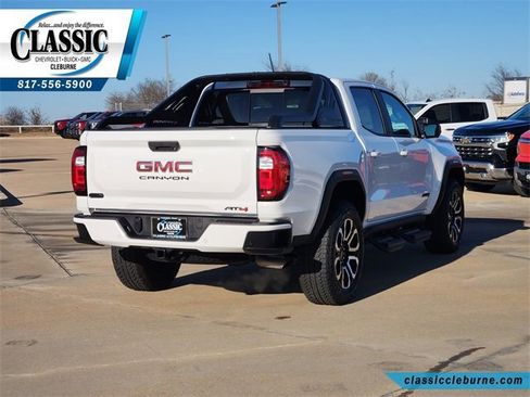 Used 2025 GMC Canyon AT4 w/ Nightfall Edition image 9