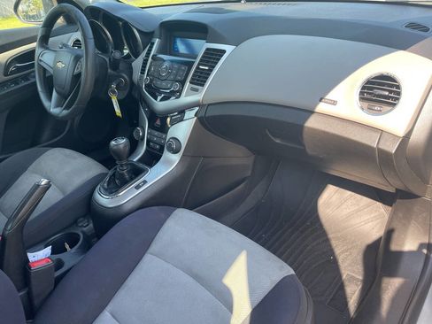 Used 2015 Chevrolet Cruze LS image 21