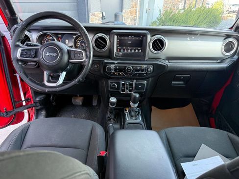 Used 2018 Jeep Wrangler Unlimited Sahara image 10