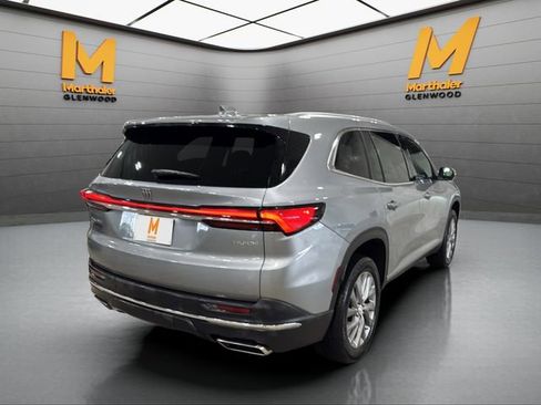 Used 2025 Buick Enclave Preferred image 8