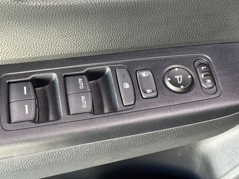 Used 2025 Honda CR-V Sport image 13