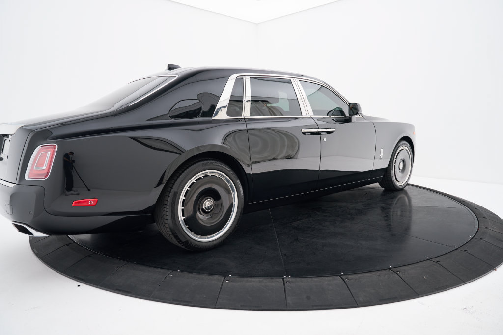 Used 2026 Rolls-Royce Phantom Sedan RWD image 15
