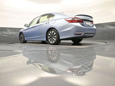 Certified 2017 Honda Accord Touring image 31