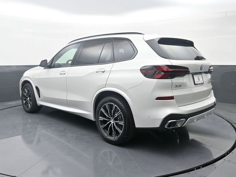 New 2026 BMW X5 xDrive40i w/ M Sport Package AWD/4WD image 5
